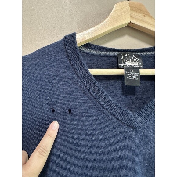 Jos A Bank Men's V-neck Long Sleeve Navy‎ Blue Sweater 100% Merino Wool Size XL - Picture 3 of 11